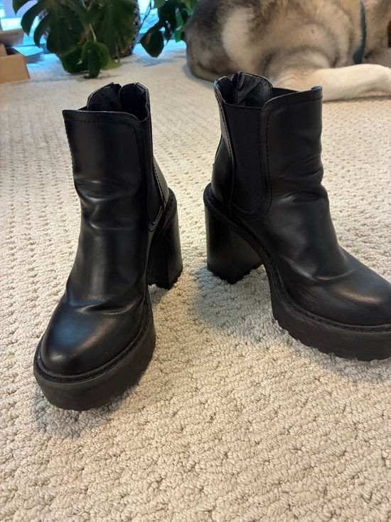 Steve Madden Shoes - Steve Madden Black Leather Platform Block Heel Ankle Boots